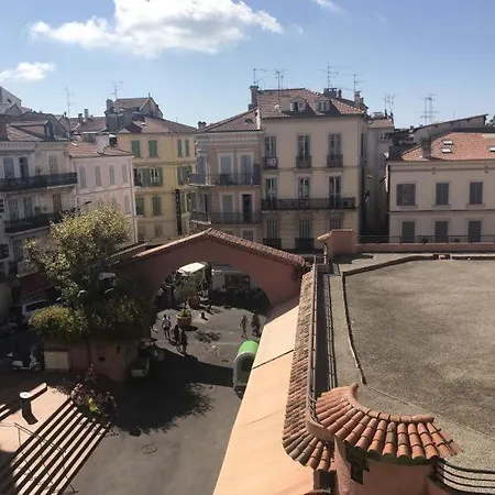 Sleeps 6 Air Con Wifi Cannes