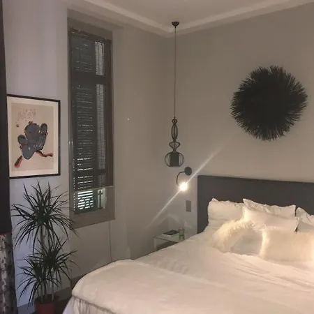 Sleeps 6 Air Con Wifi Cannes